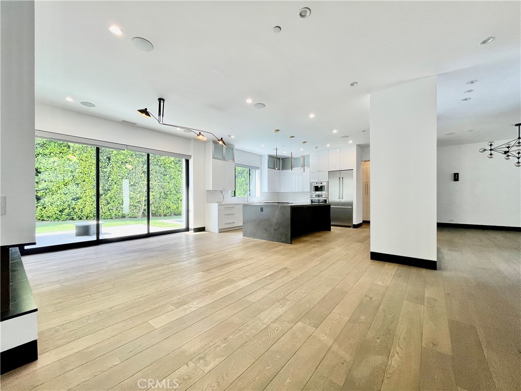 1319 Sunset Plaza Drive