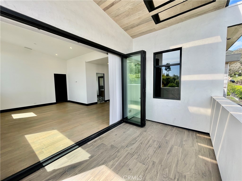 1319 Sunset Plaza Drive