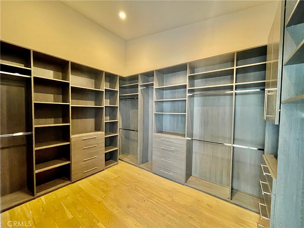 1319 Sunset Plaza Drive