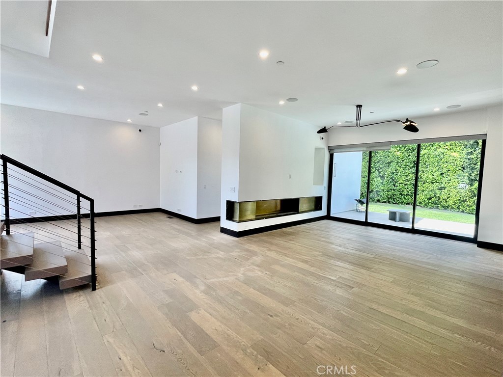 1319 Sunset Plaza Drive