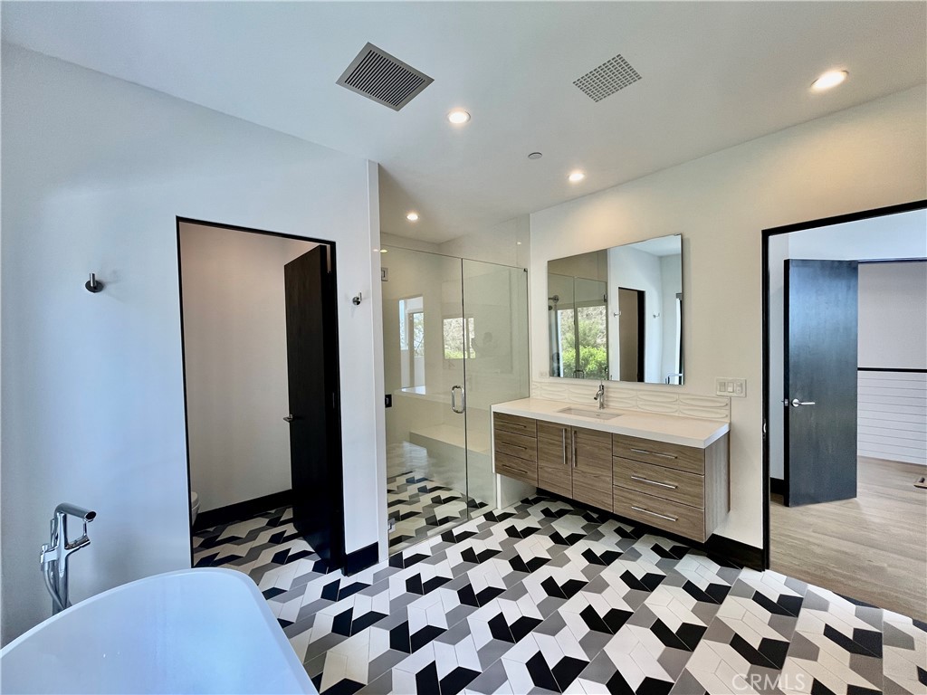 1319 Sunset Plaza Drive