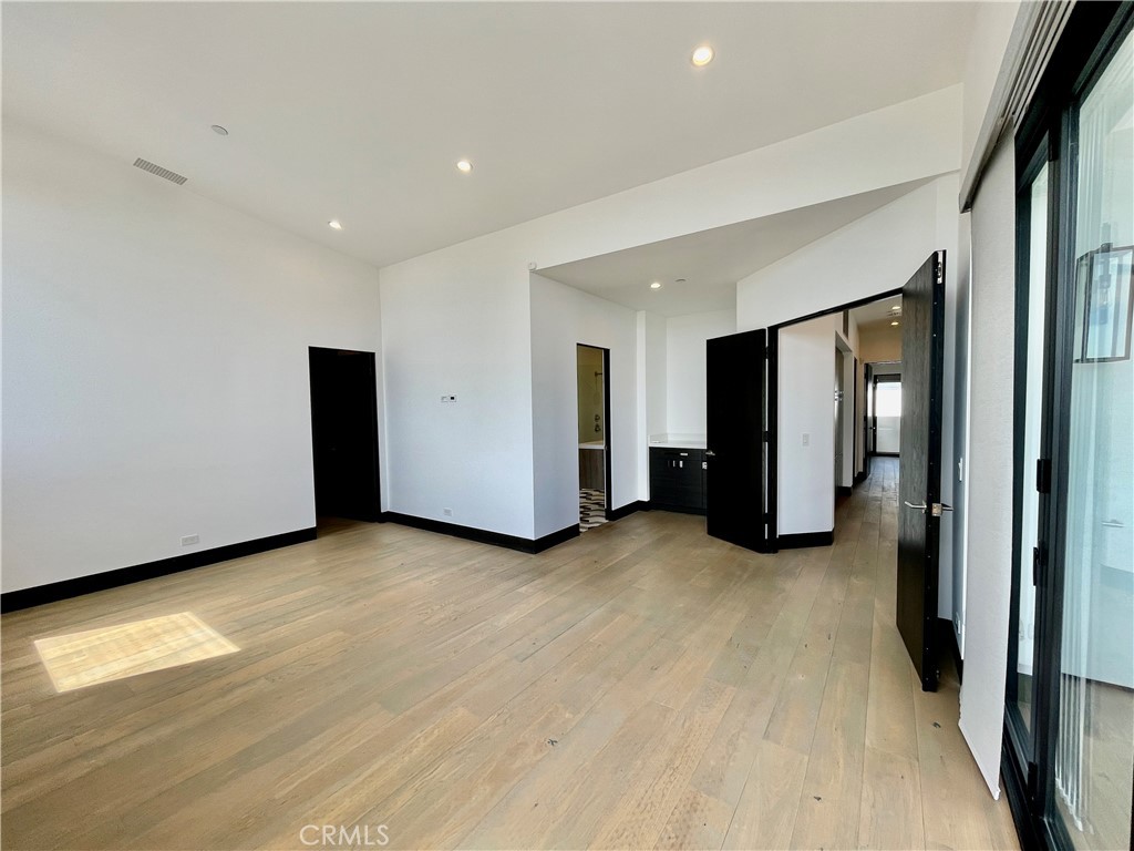 1319 Sunset Plaza Drive