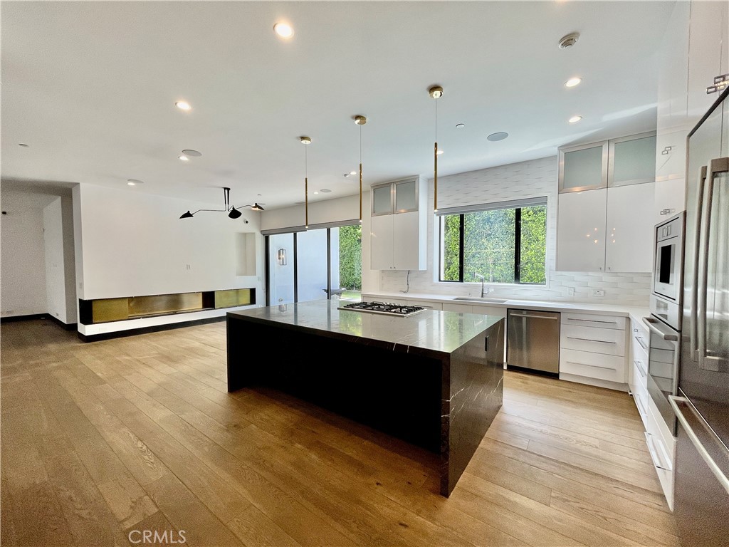 1319 Sunset Plaza Drive