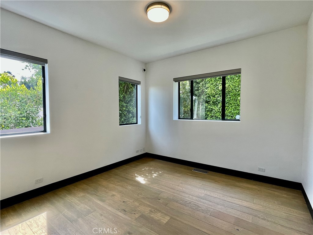 1319 Sunset Plaza Drive