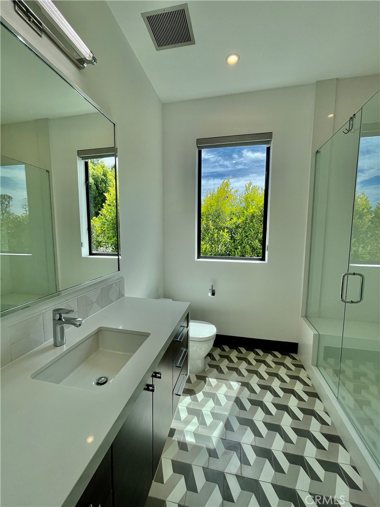 1319 Sunset Plaza Drive