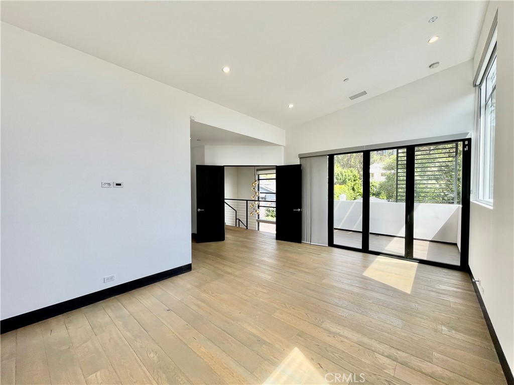 1319 Sunset Plaza Drive