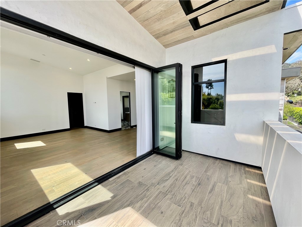 1319 Sunset Plaza Drive