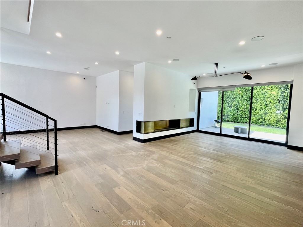 1319 Sunset Plaza Drive