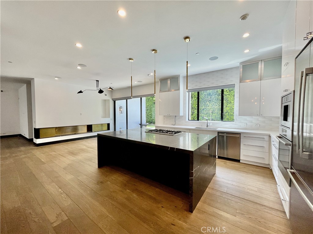 1319 Sunset Plaza Drive