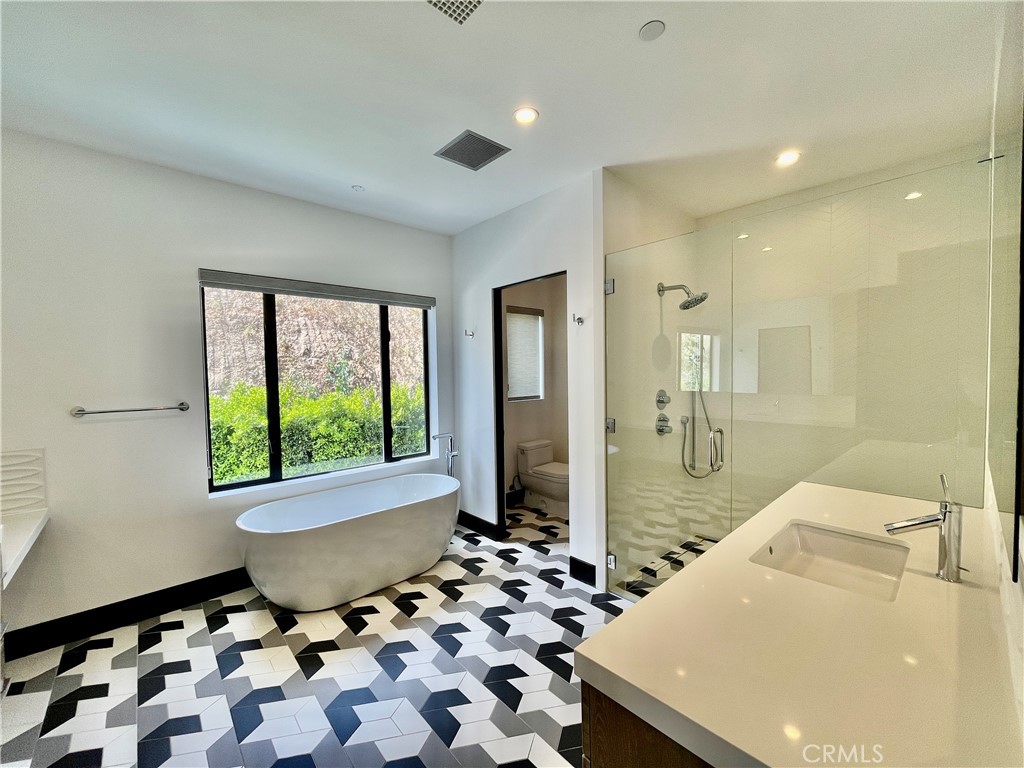 1319 Sunset Plaza Drive