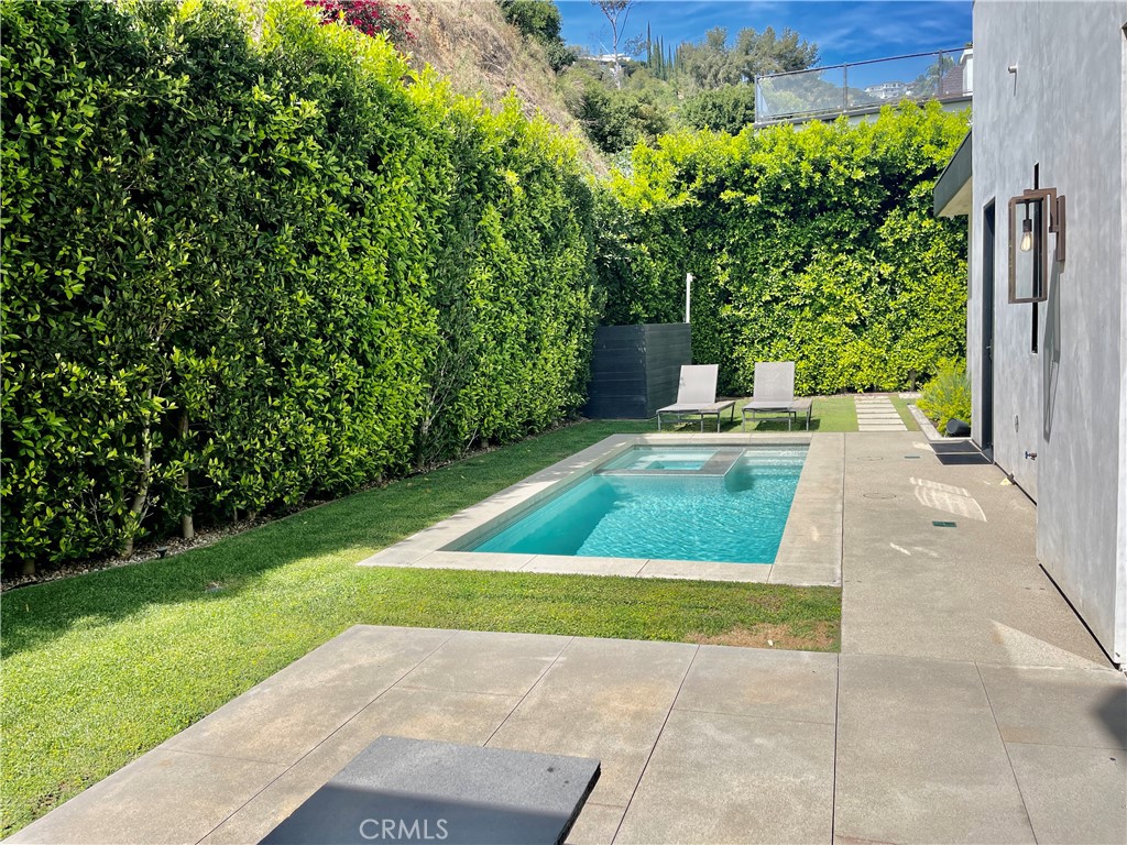 1319 Sunset Plaza Drive