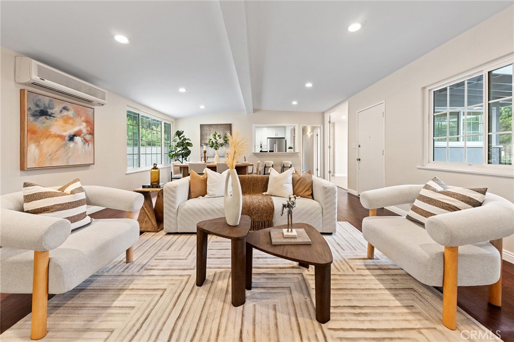 1400 Loma Verde Street