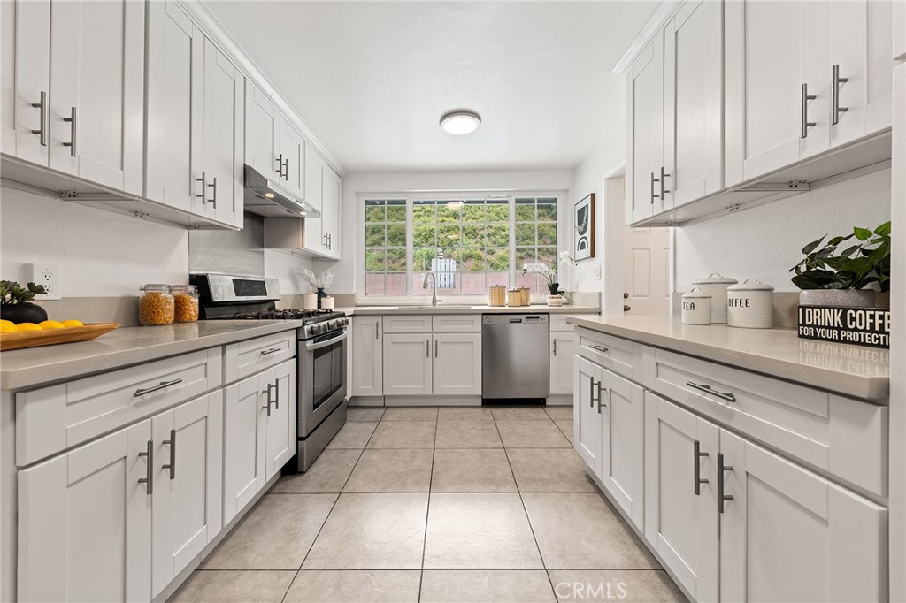 1400 Loma Verde Street