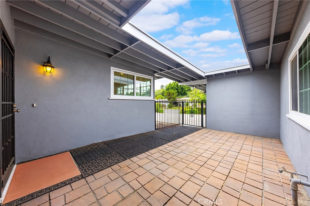 1400 Loma Verde Street