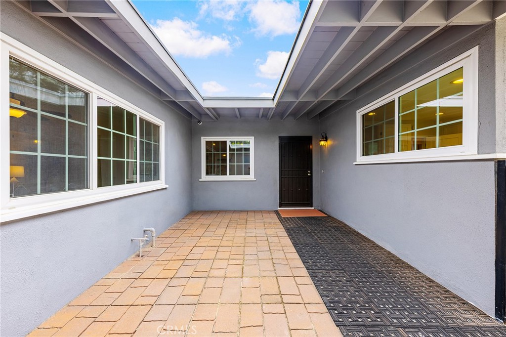 1400 Loma Verde Street