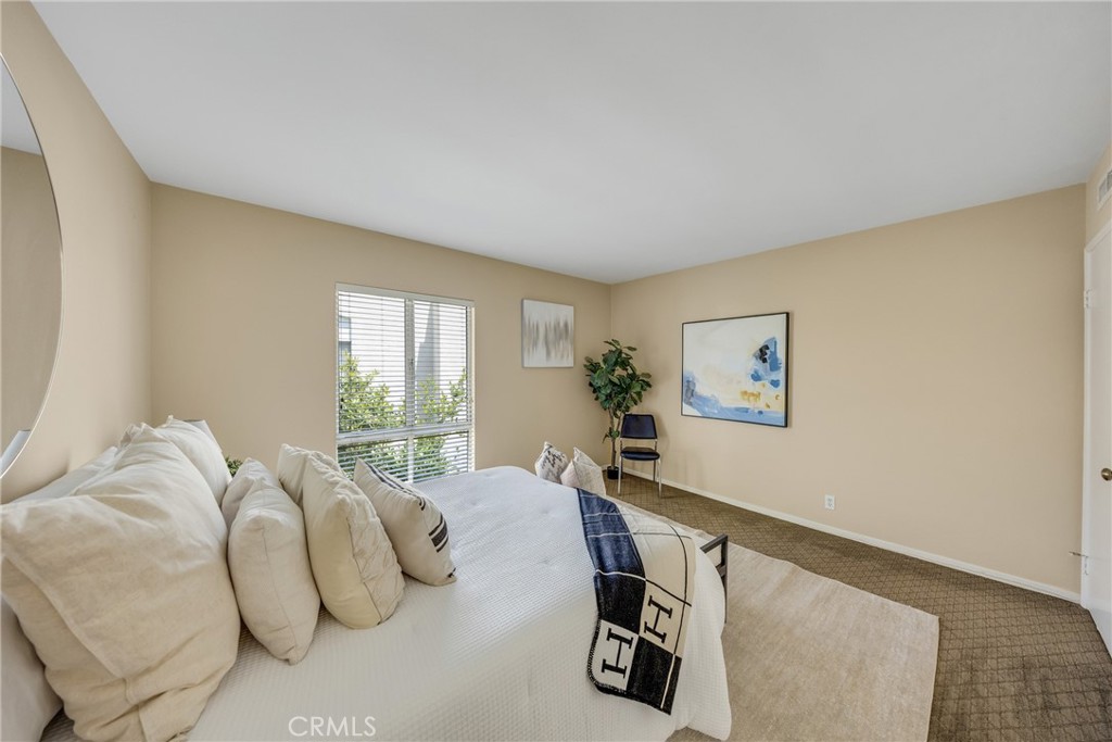 837 Magnolia