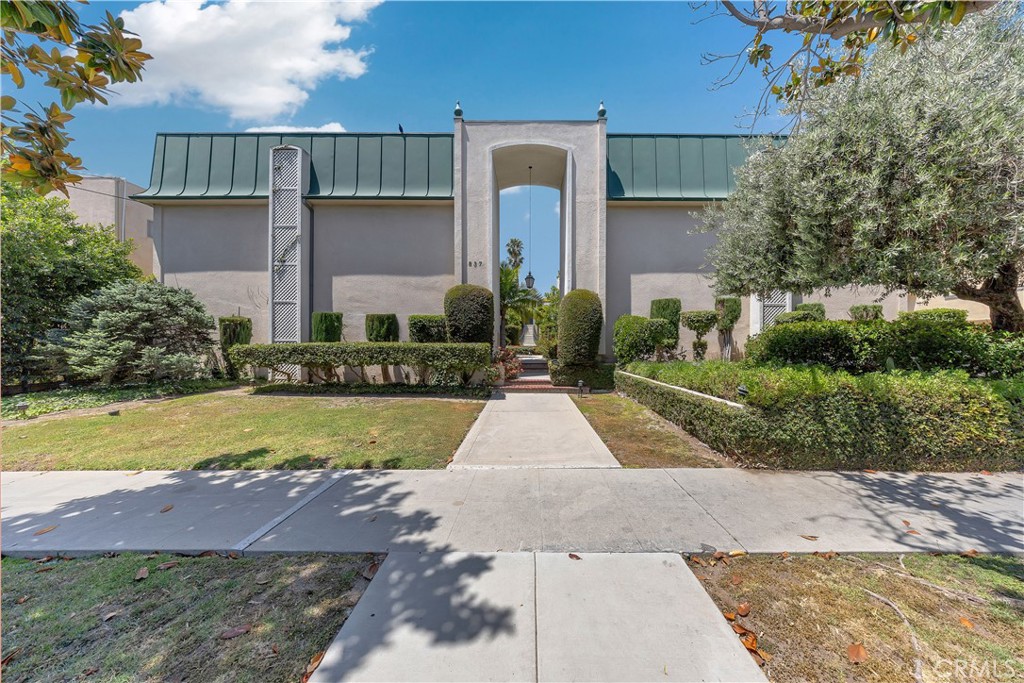 837 Magnolia