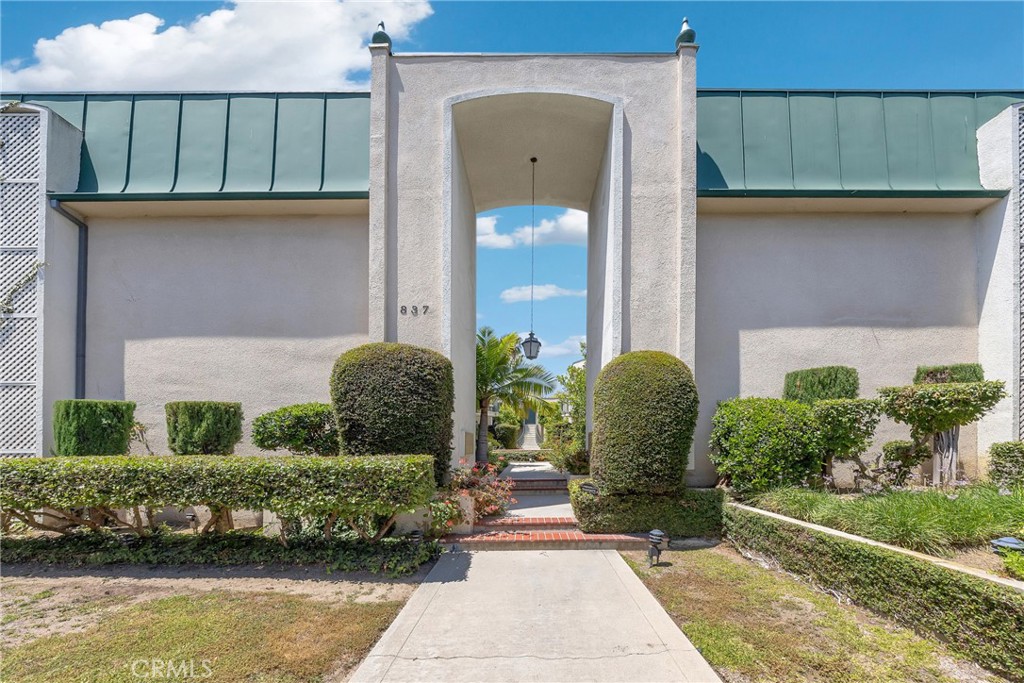 837 Magnolia