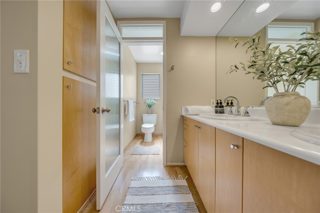 837 Magnolia