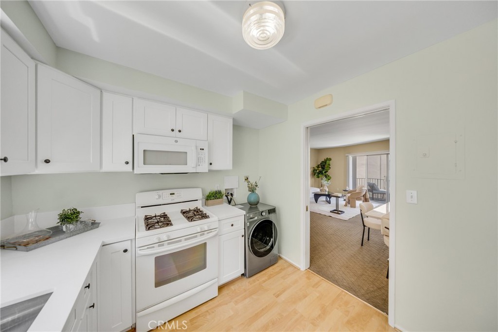 837 Magnolia