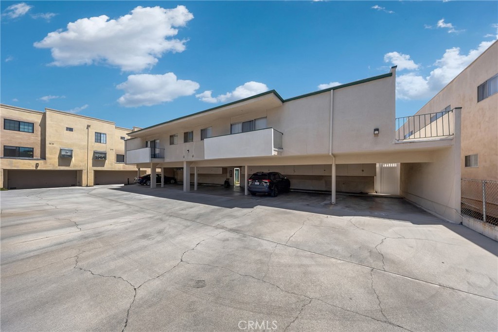 837 Magnolia