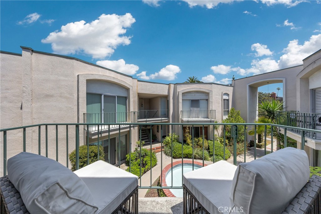837 Magnolia