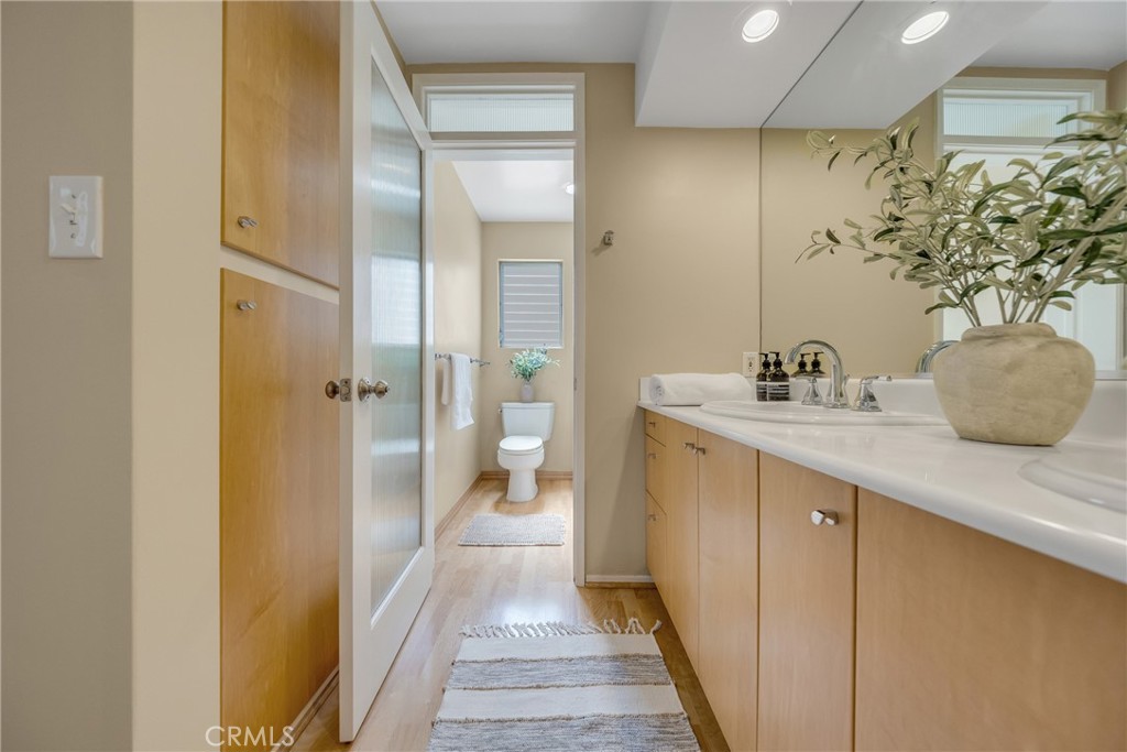837 Magnolia
