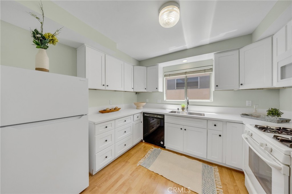 837 Magnolia