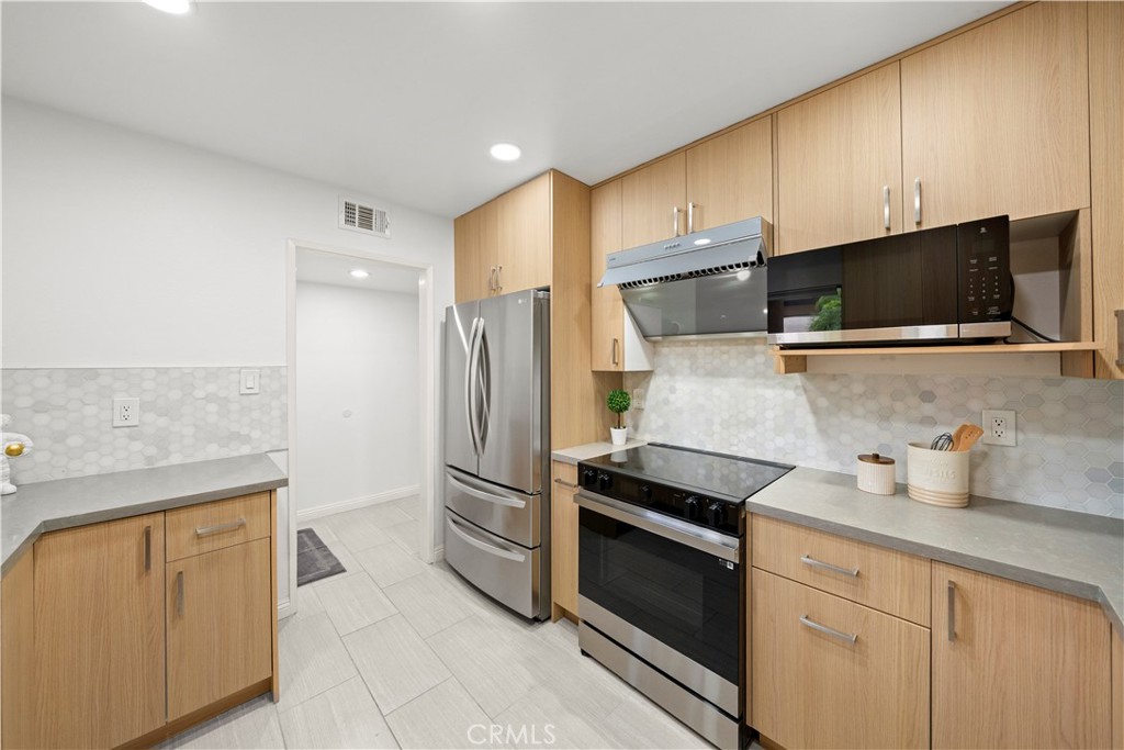 540 Fairview Avenue 27