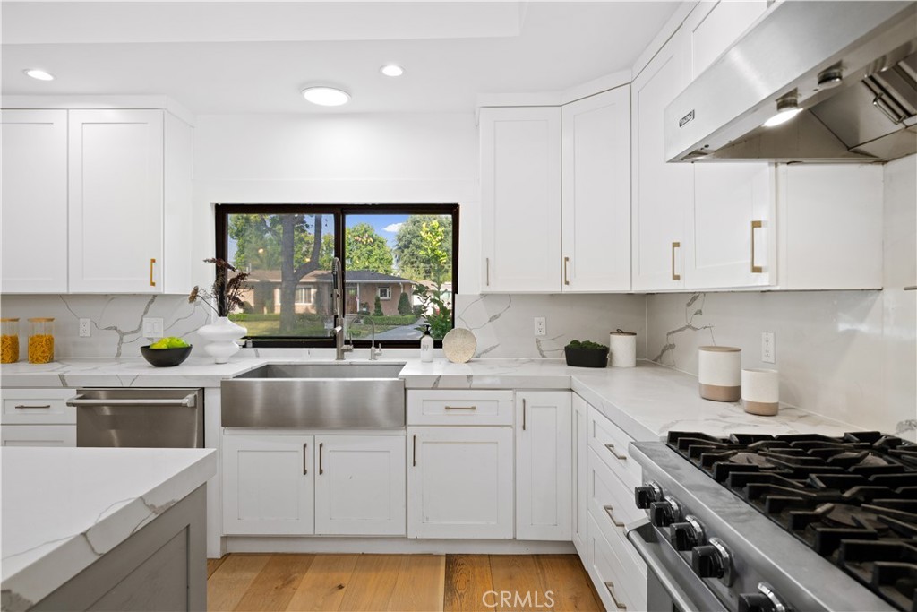 54 E Rodell