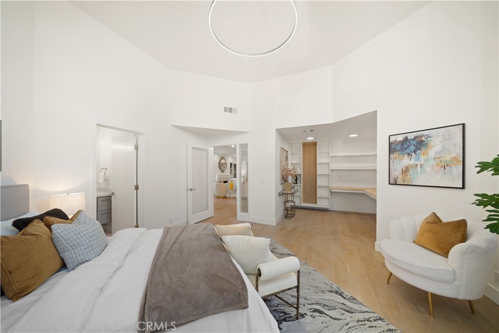 54 E Rodell