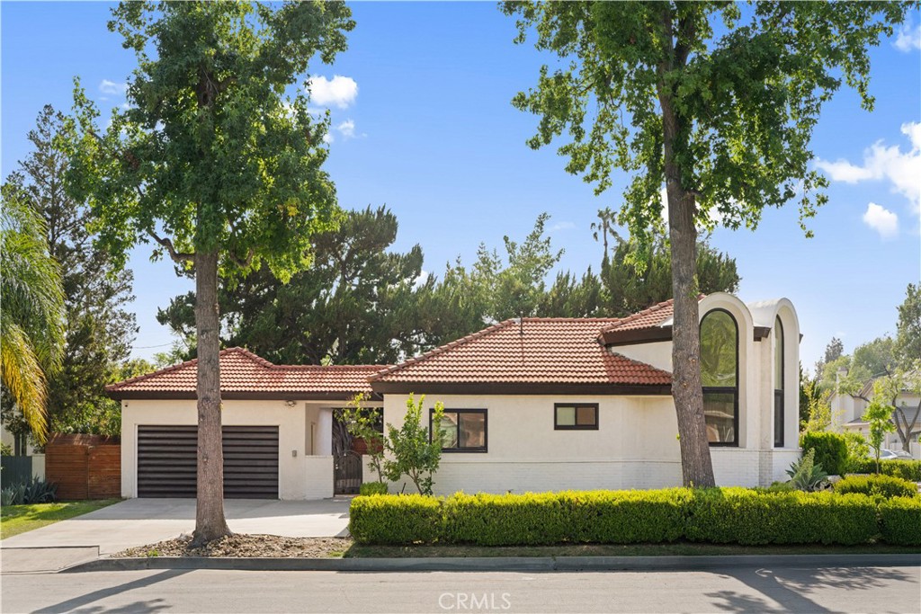 54 E Rodell