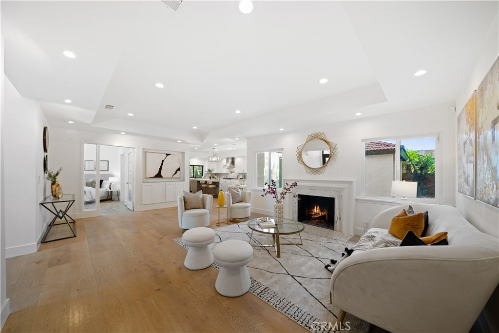54 E Rodell
