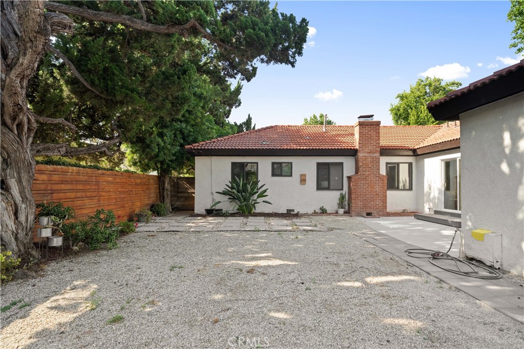 54 E Rodell