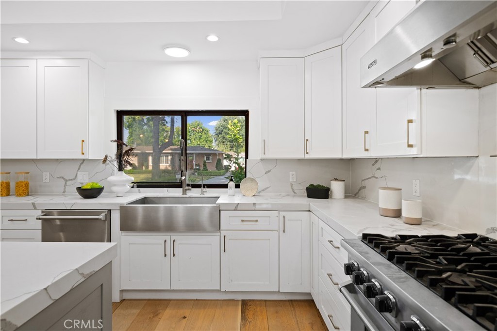 54 E Rodell