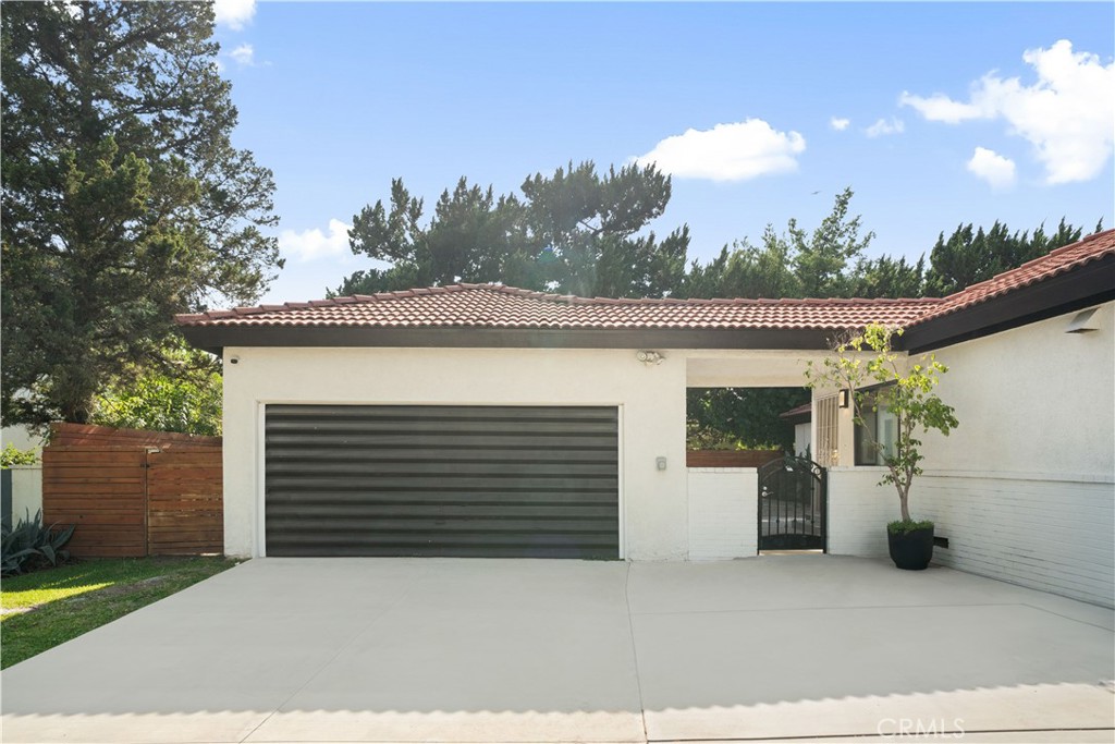 54 E Rodell