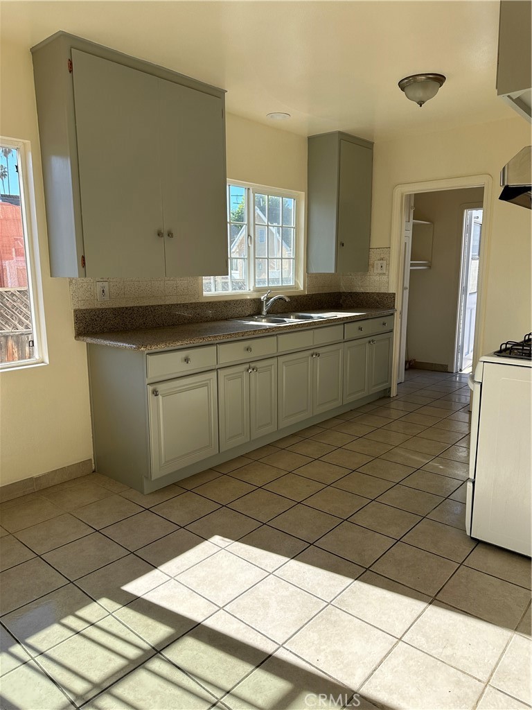 412 W Norwood Pl