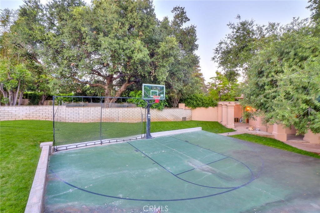 725 Carriage House Drive