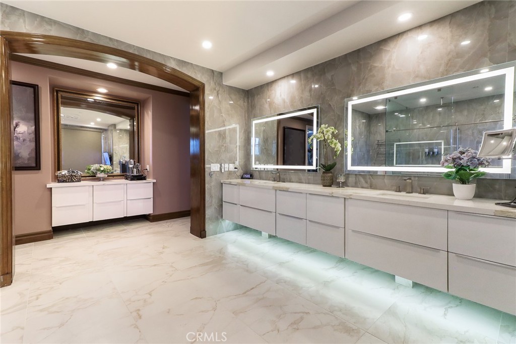 725 Carriage House Drive
