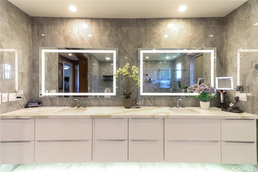 725 Carriage House Drive