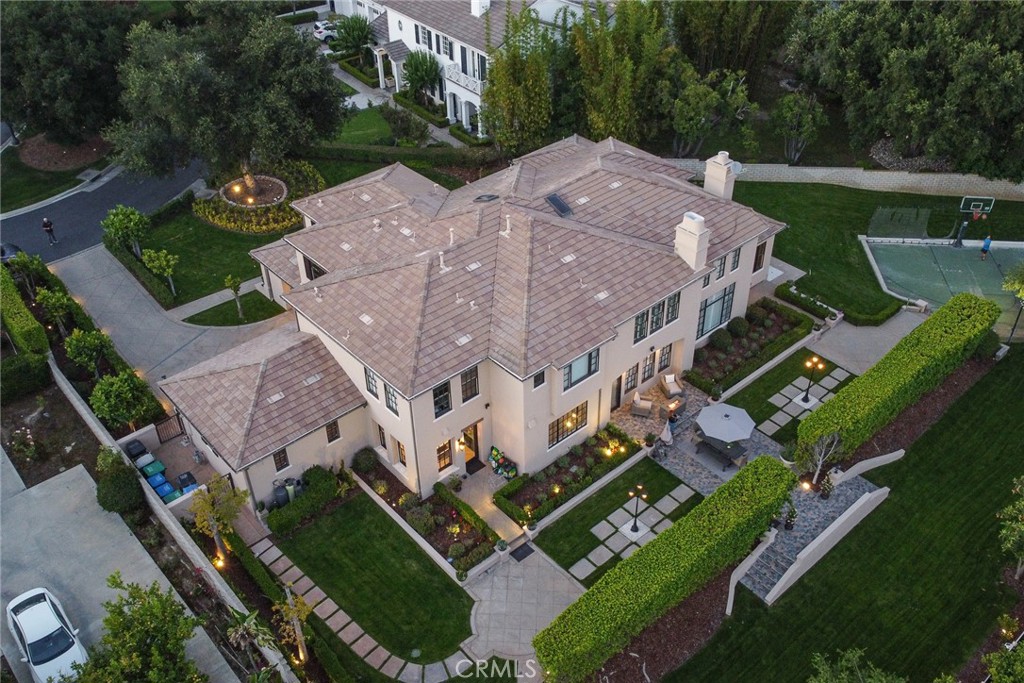 725 Carriage House Drive