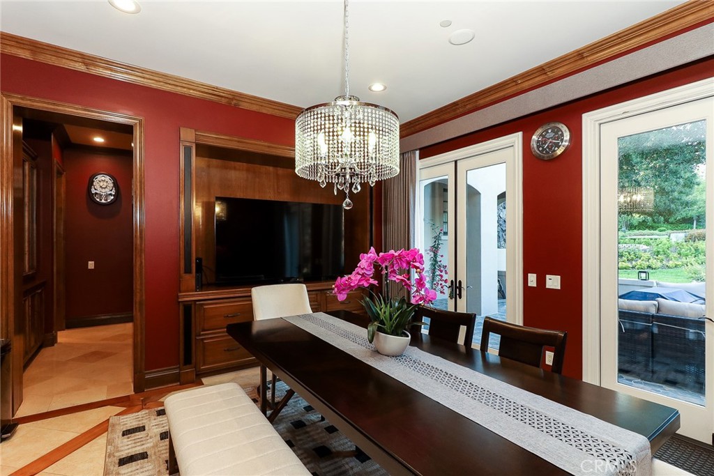 725 Carriage House Drive