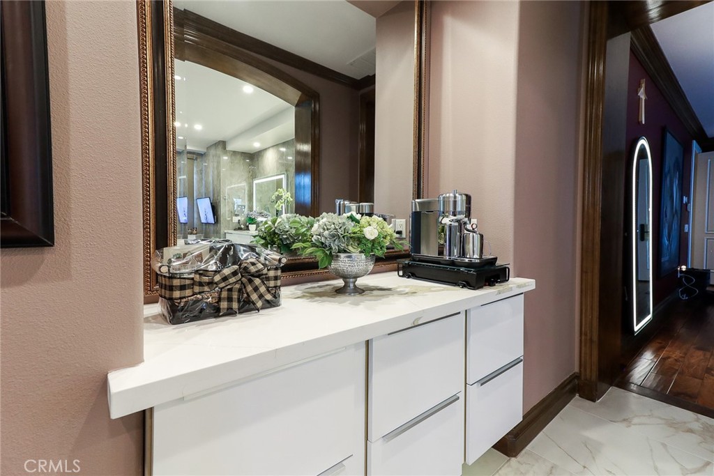 725 Carriage House Drive