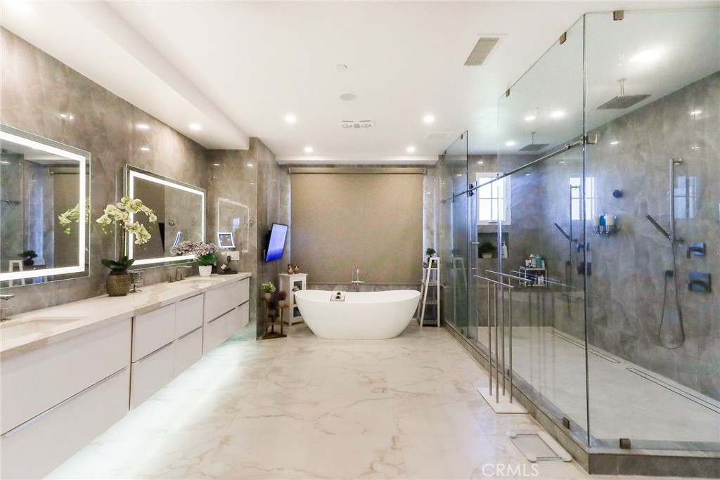 725 Carriage House Drive