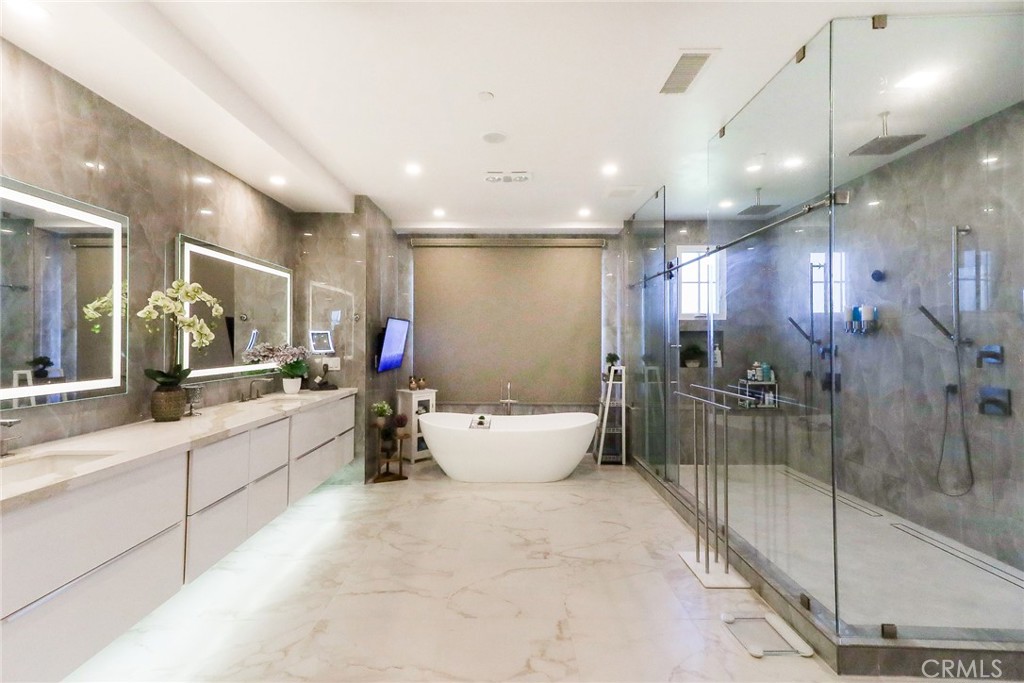 725 Carriage House Drive
