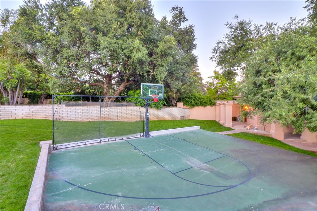 725 Carriage House Drive