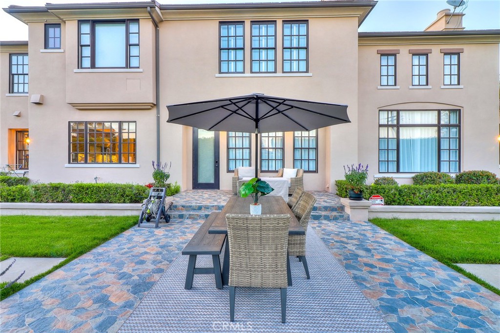725 Carriage House Drive