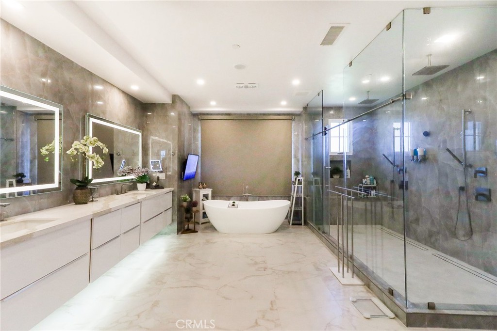 725 Carriage House Drive