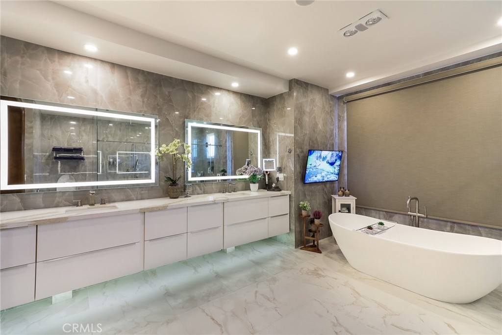 725 Carriage House Drive