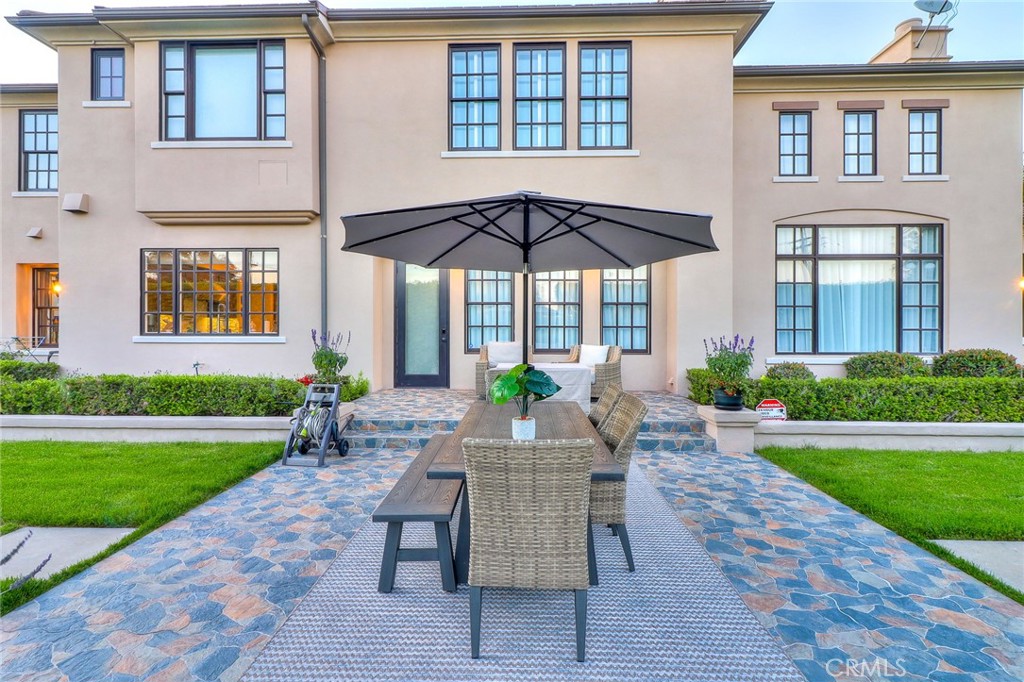 725 Carriage House Drive